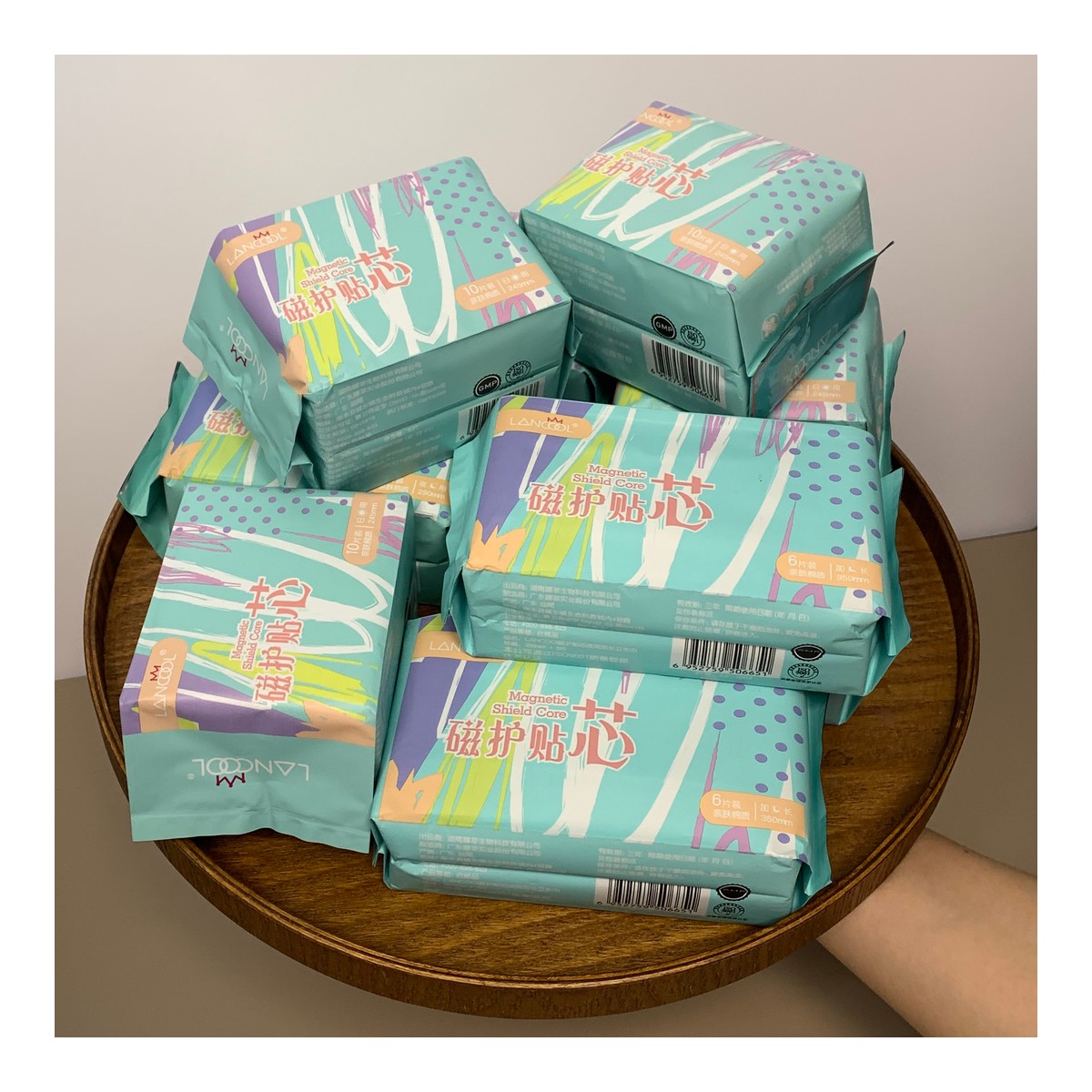 multi-size sanitary pads arranged for wholesale assortment planning