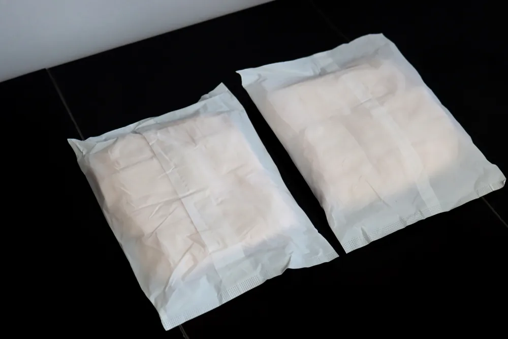 Disposable menstrual pants product reference.