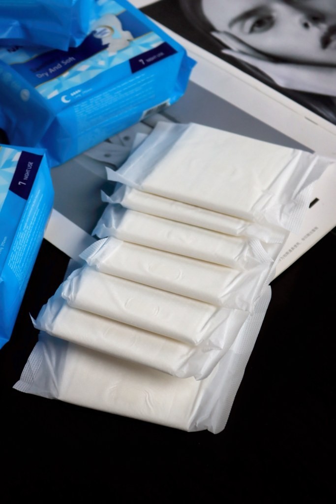 290 mm pads in individual PE wrapping - actual photo.
